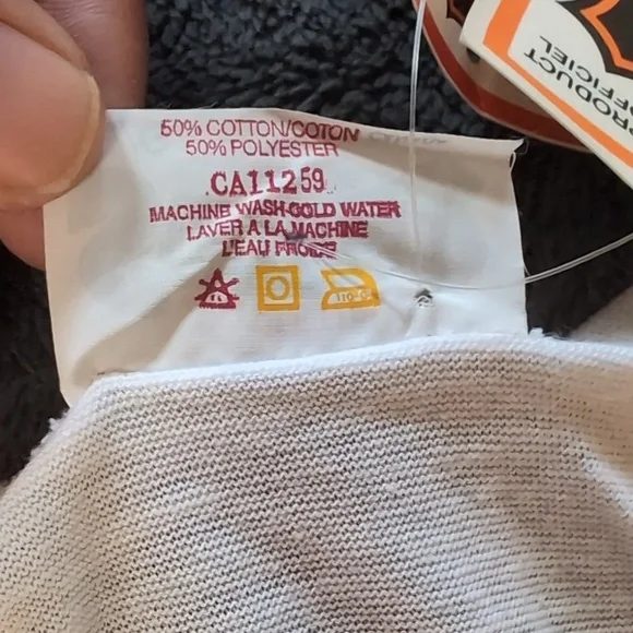 Softwear| NWT NHL Vintage Calgary Flames White Short Sleeved T-shirt Cropped - Picture 14 of 14